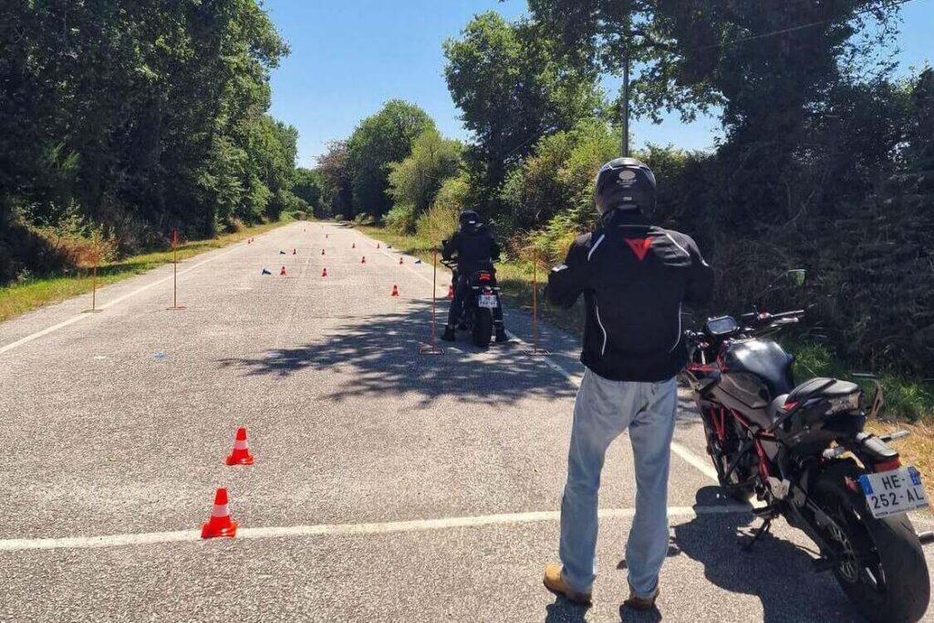 Permis moto piste Quimperlé CER Mahé